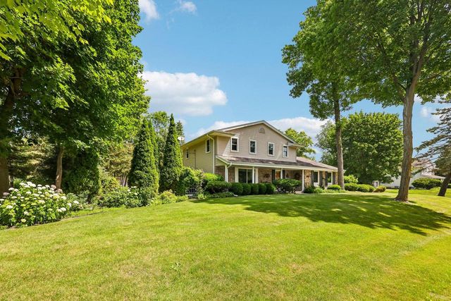 21700 Ann Rita DRIVE, Brookfield, WI 53045