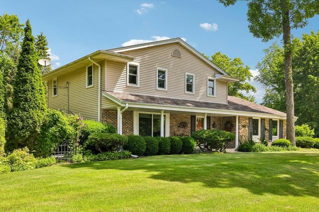 21700 Ann Rita DRIVE, Brookfield, WI 53045
