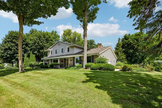 21700 Ann Rita DRIVE, Brookfield, WI 53045