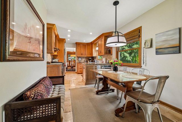 21700 Ann Rita DRIVE, Brookfield, WI 53045