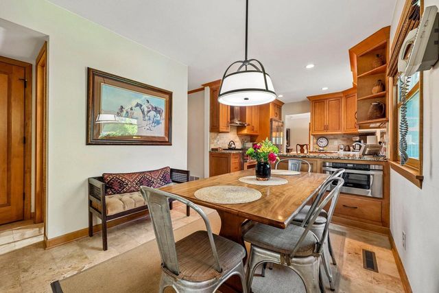 21700 Ann Rita DRIVE, Brookfield, WI 53045
