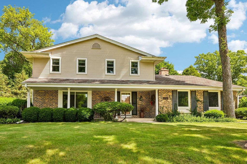 21700 Ann Rita DRIVE, Brookfield, WI 53045