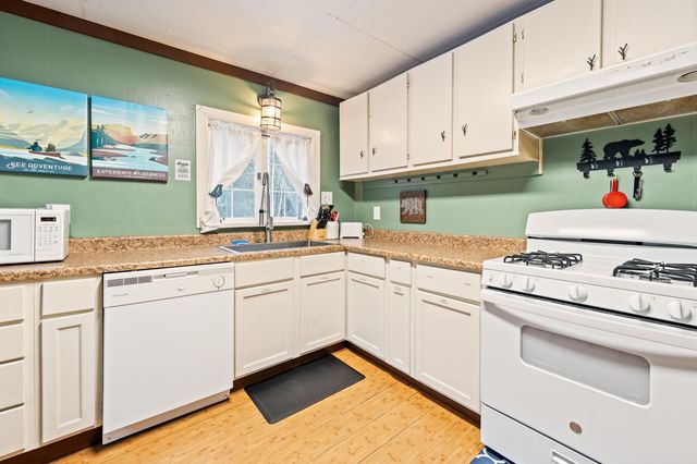 2168 ERMINE DRIVE, North Pole, AK 99705