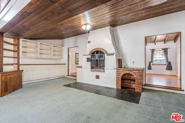 12255 Addison Street, Valley Village, CA 91607