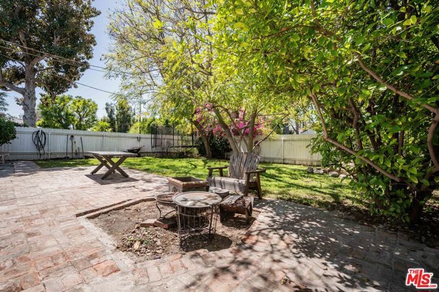 12255 Addison Street, Valley Village, CA 91607
