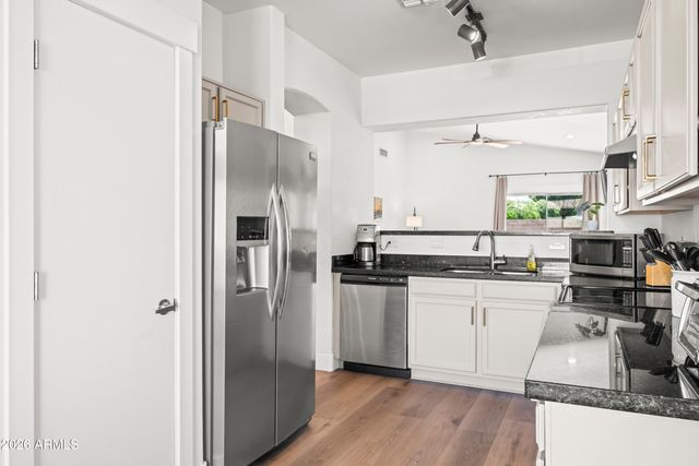 3581 S LARKSPUR Way, Chandler, AZ 85248