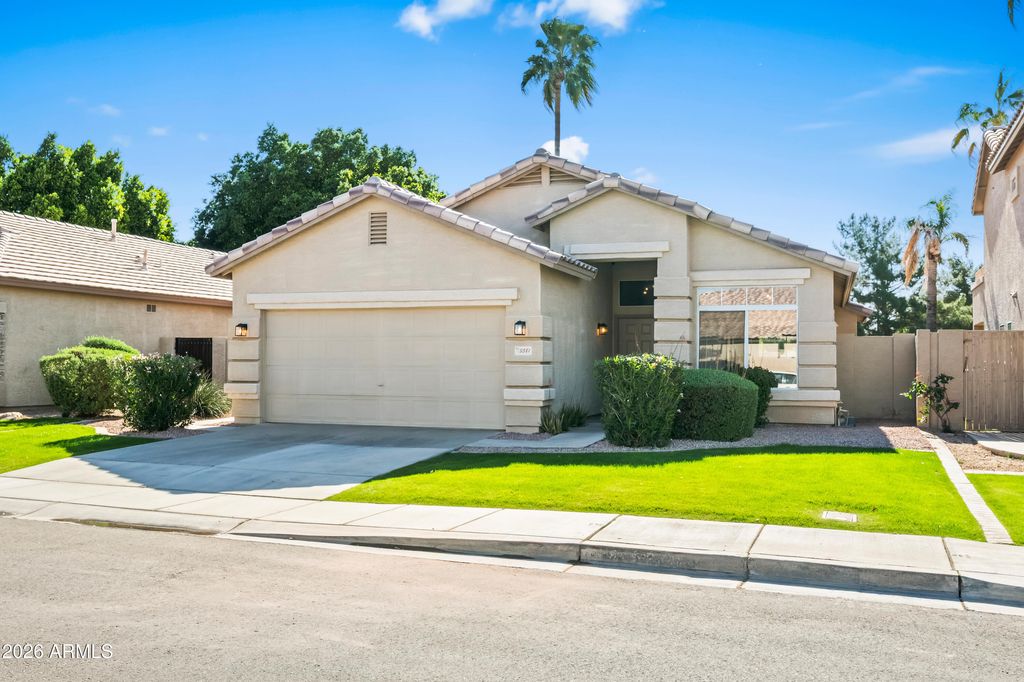 3581 S LARKSPUR Way, Chandler, AZ 85248