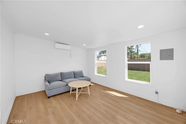 2430 Marber, Long Beach, CA 90815