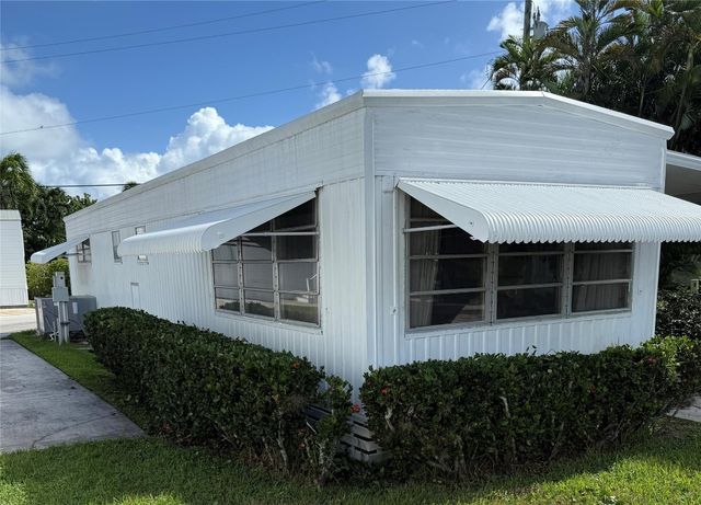 201 Mallard Drive, Boynton Beach, FL 33435