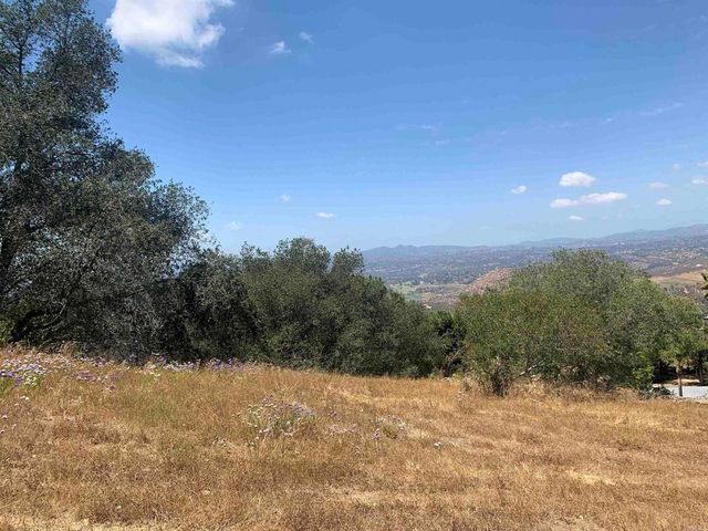 19519 Camino Del Aguila, Escondido, CA 92025