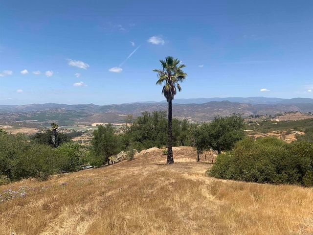 19519 Camino Del Aguila, Escondido, CA 92025