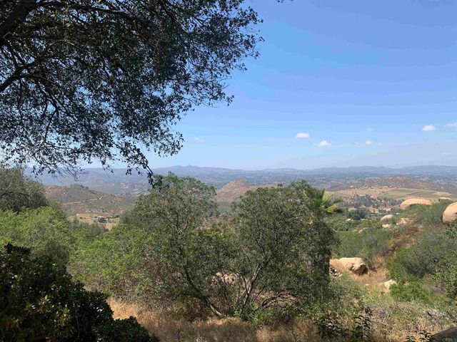 19519 Camino Del Aguila, Escondido, CA 92025