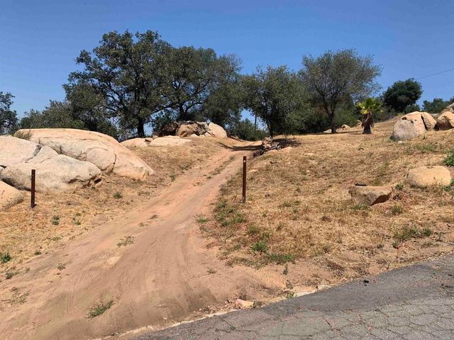 19519 Camino Del Aguila, Escondido, CA 92025