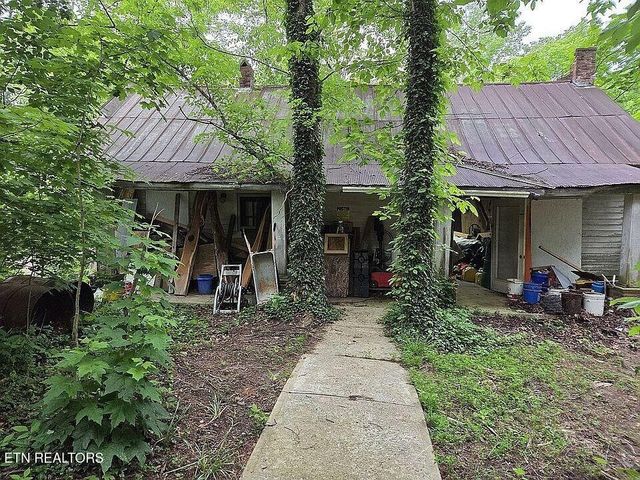 235 Sparta St, Spencer, TN 38585