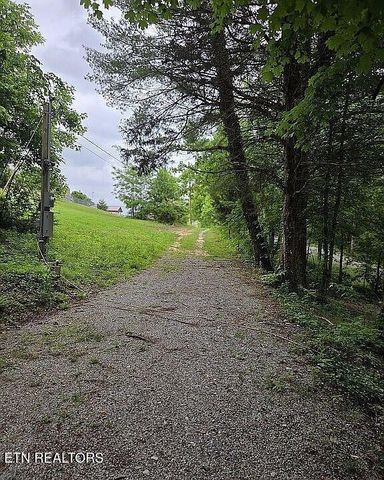 235 Sparta St, Spencer, TN 38585