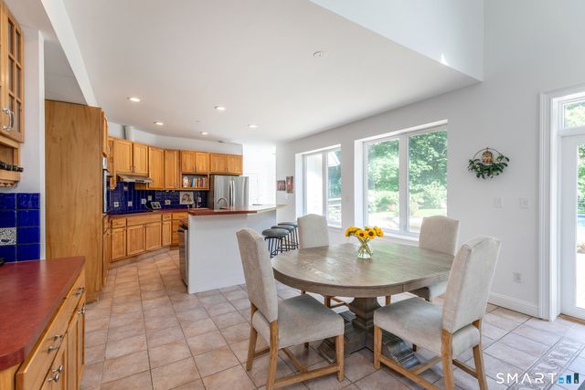 28 Drewbarrie Lane, Easton, CT 06612