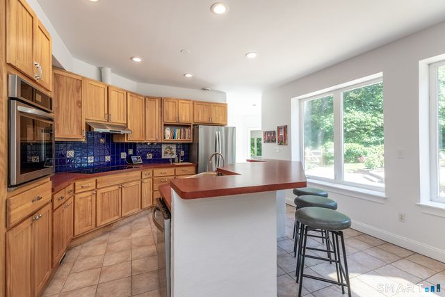 28 Drewbarrie Lane, Easton, CT 06612
