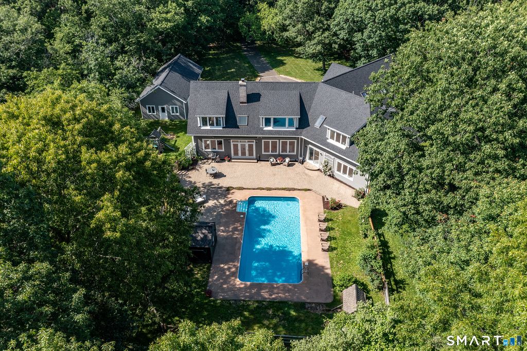28 Drewbarrie Lane, Easton, CT 06612