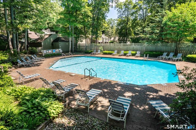 11 Byrne Court E1, Farmington, CT 06032
