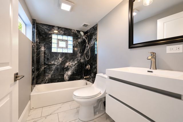 9548 Merrimac Avenue, Oak Lawn, IL 60453