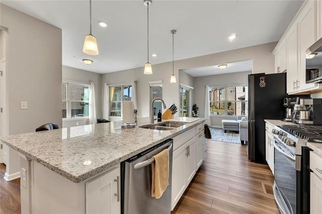 713 Brecklin Lane, Woodstock, GA 30188