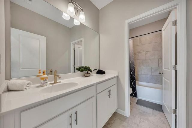 713 Brecklin Lane, Woodstock, GA 30188