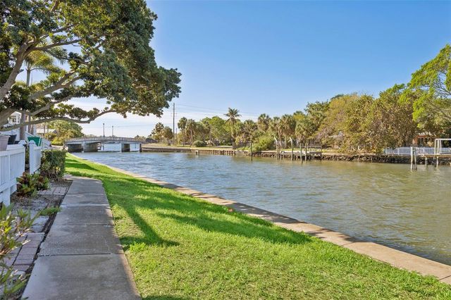 3857 POMPANO DRIVE SE, St Petersburg, FL 33705