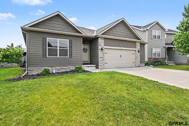 4319 Brook Drive, Bellevue, NE 68123
