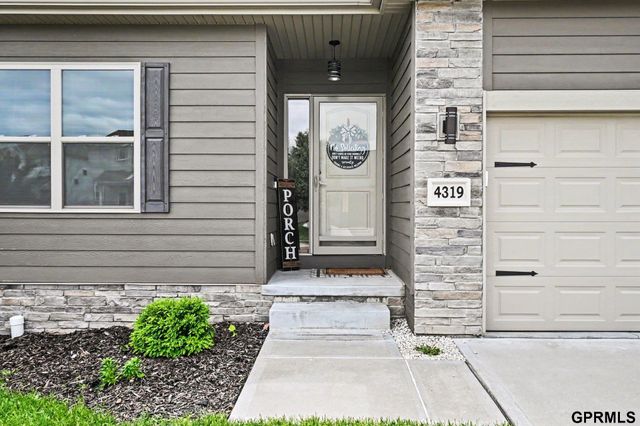 4319 Brook Drive, Bellevue, NE 68123