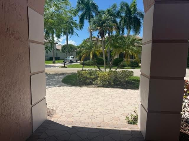 503 NW 118th Way, Coral Springs, FL 33071