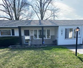 22 Blanchette Drive, Florissant, MO 63031