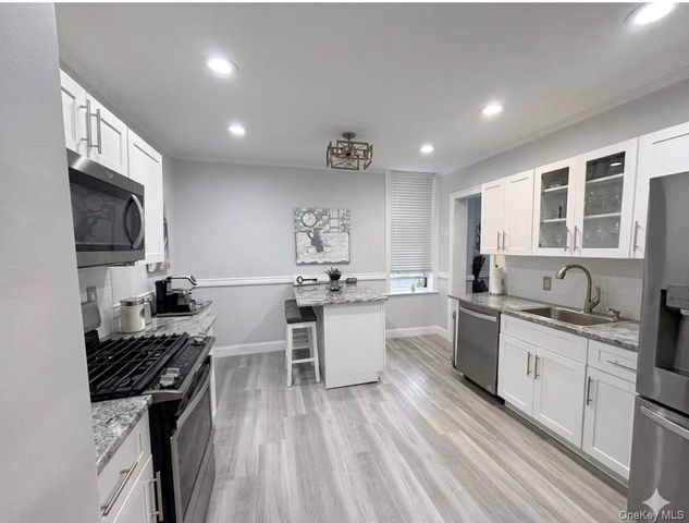 1175 E Broadway 1G, Hewlett, NY 11557