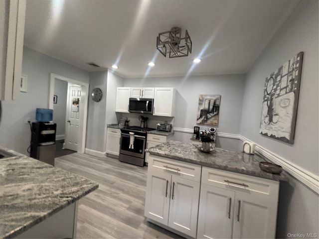 1175 E Broadway 1G, Hewlett, NY 11557