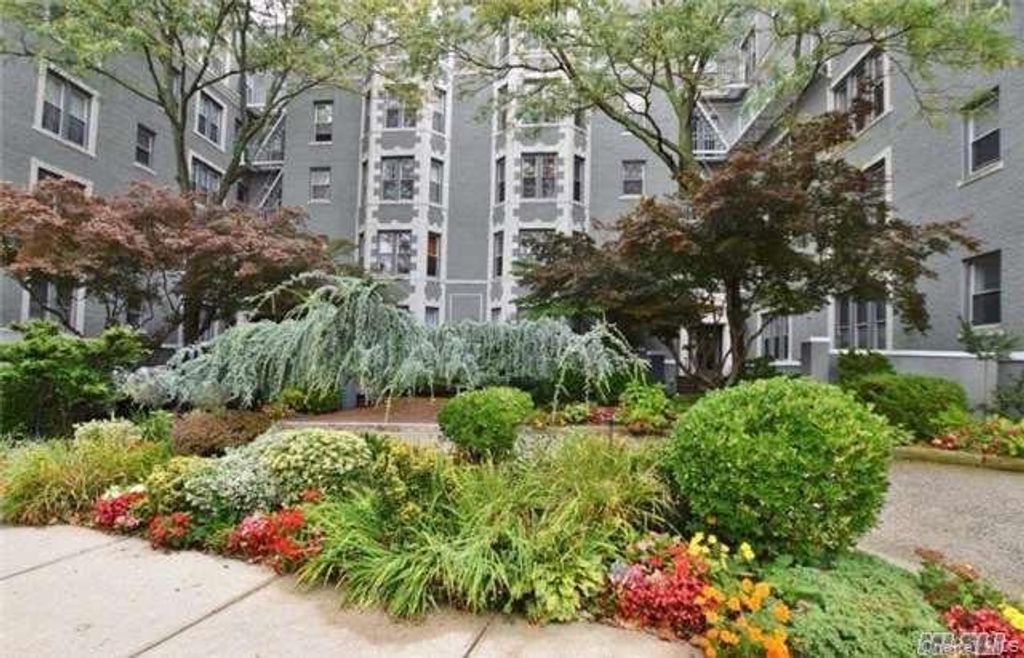 1175 E Broadway 1G, Hewlett, NY 11557
