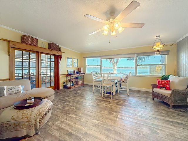 4192 CR 400, Lake Panasoffkee, FL 33538