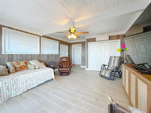 4192 CR 400, Lake Panasoffkee, FL 33538