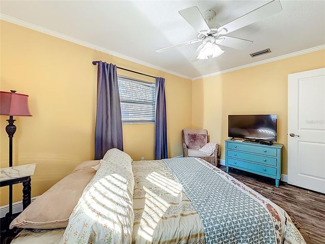 4192 CR 400, Lake Panasoffkee, FL 33538