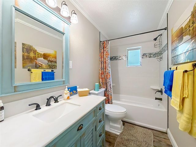 4192 CR 400, Lake Panasoffkee, FL 33538