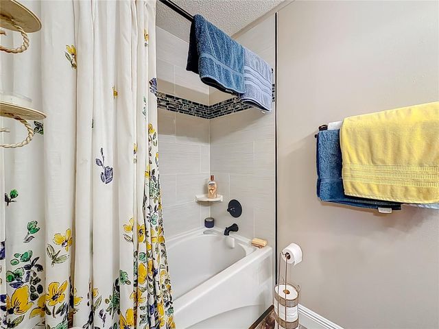 4192 CR 400, Lake Panasoffkee, FL 33538