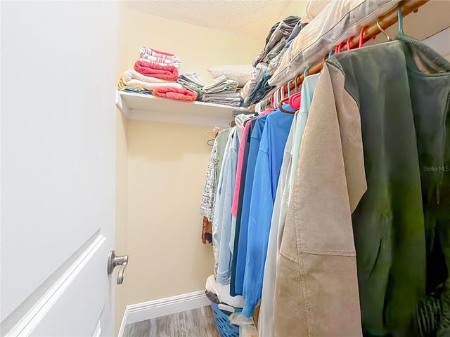 4192 CR 400, Lake Panasoffkee, FL 33538