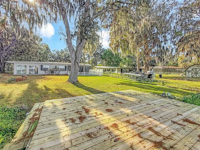 4192 CR 400, Lake Panasoffkee, FL 33538