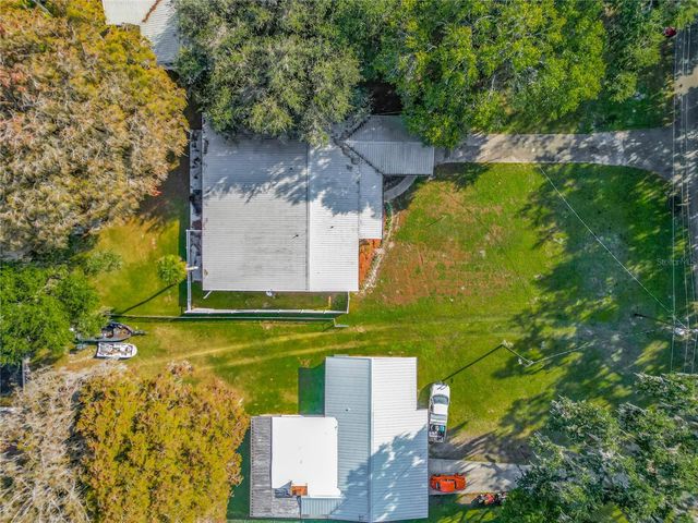 4192 CR 400, Lake Panasoffkee, FL 33538