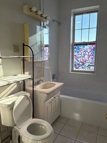 1691 Commonwealth Ave 29, Boston, MA 02135