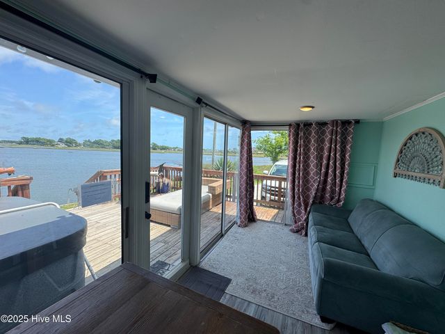 123 Cedar Point Boulevard, Cedar Point, NC 28584