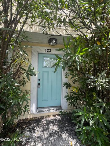 123 Cedar Point Boulevard, Cedar Point, NC 28584