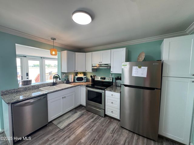 123 Cedar Point Boulevard, Cedar Point, NC 28584
