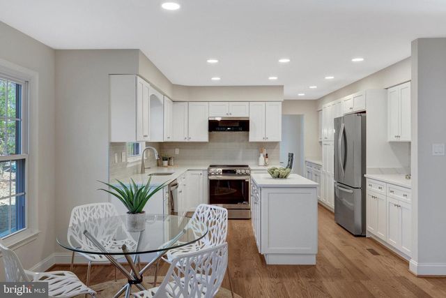 7820 ANTIOPI ST, Annandale, VA 22003