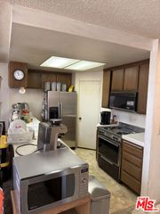7021 Alondra Boulevard 21, Paramount, CA 90723