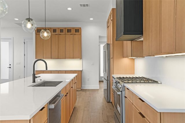 752 Pedernales ST, Austin, TX 78702