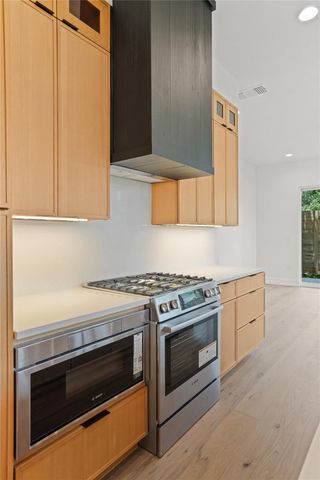 752 Pedernales ST, Austin, TX 78702